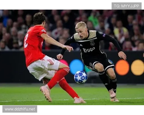 奥纳纳 vs 楚阿梅尼：新生代防守中场谁更全面