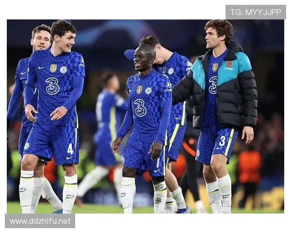 恩佐与克罗斯出球能力及中场组织结构对比分析