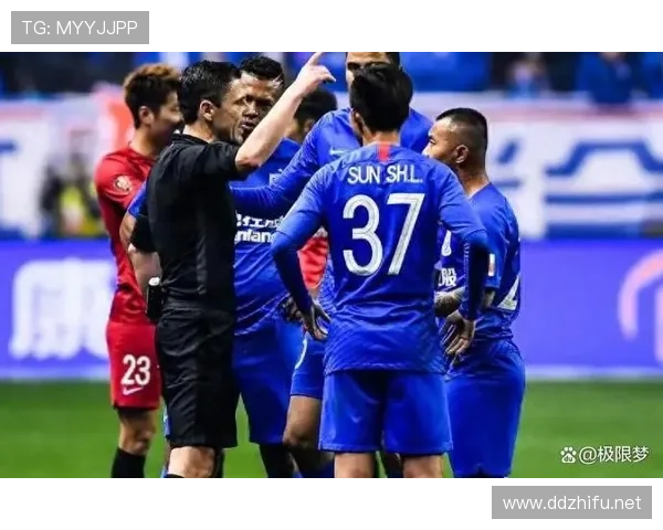 上海申花内部矛盾爆发，战术混乱导致排名下滑，豪门地位岌岌可危！