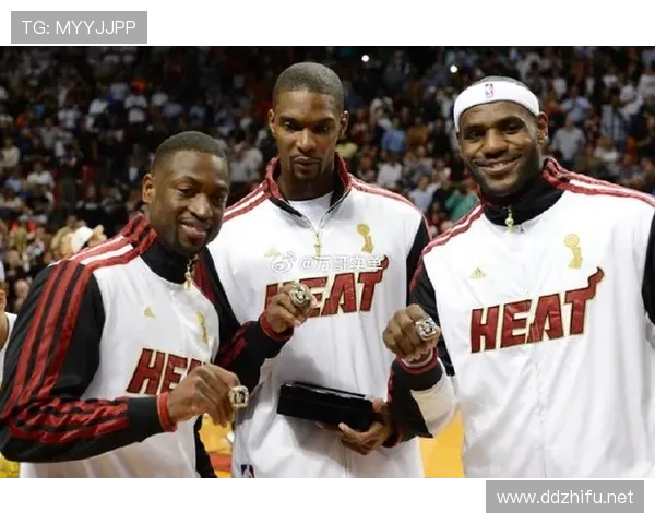 克里斯·波什通过无球切入拉开空间，提升热火内线进攻效率